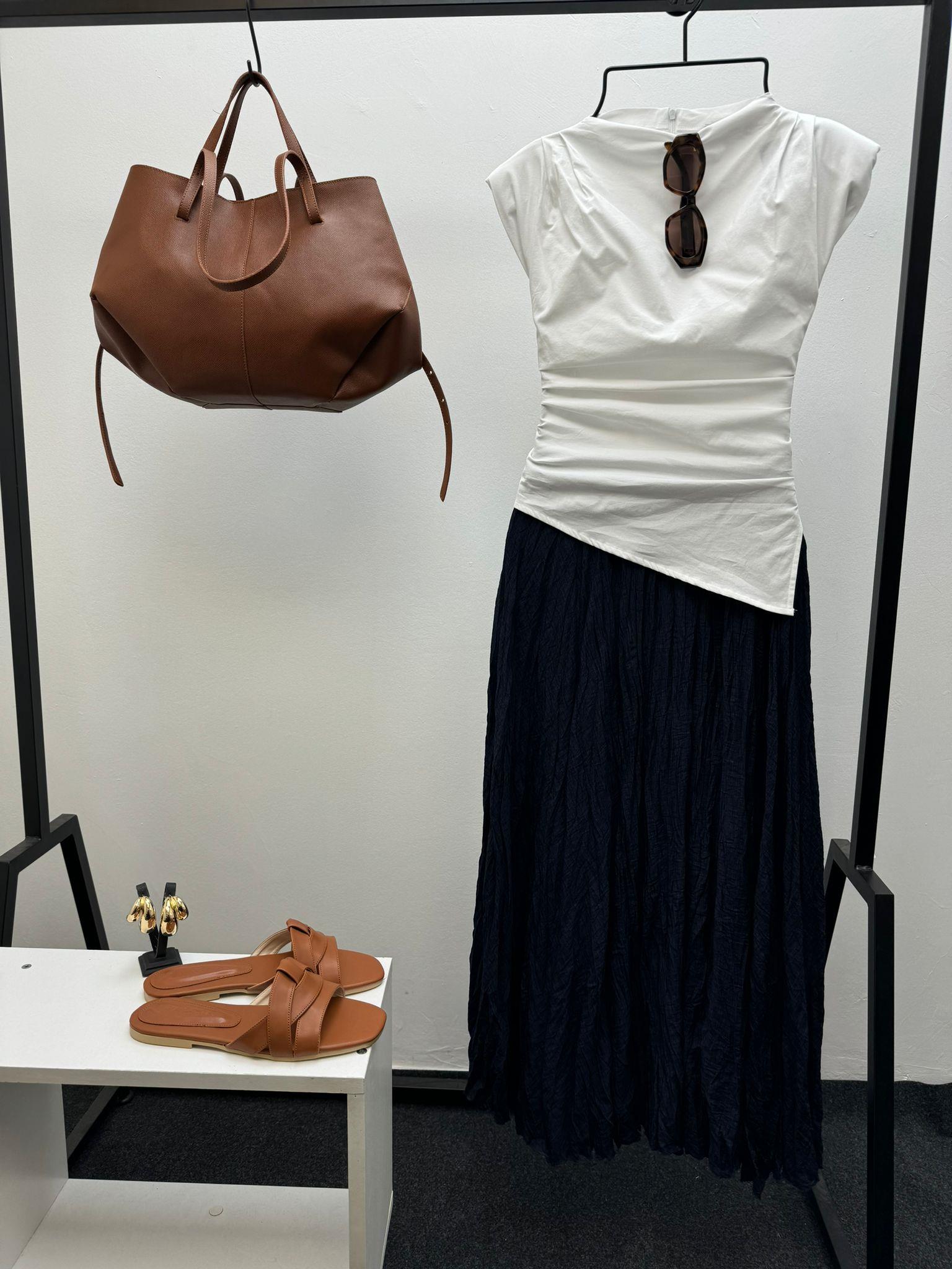 ASİMETRİ VATKALI BEYAZ BLUZ T-SHİRT