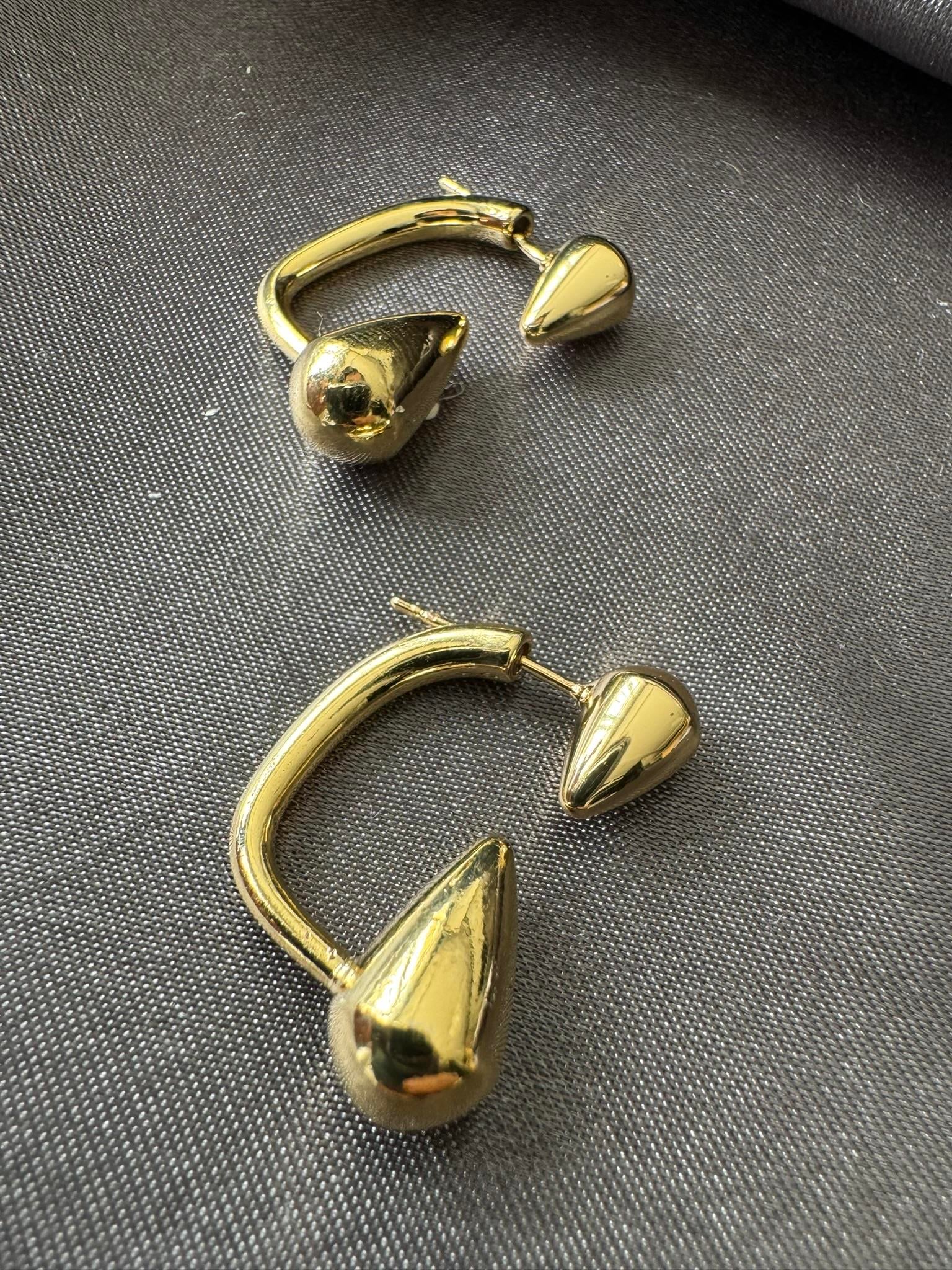 Vip Seri Çivi Gold Küpe