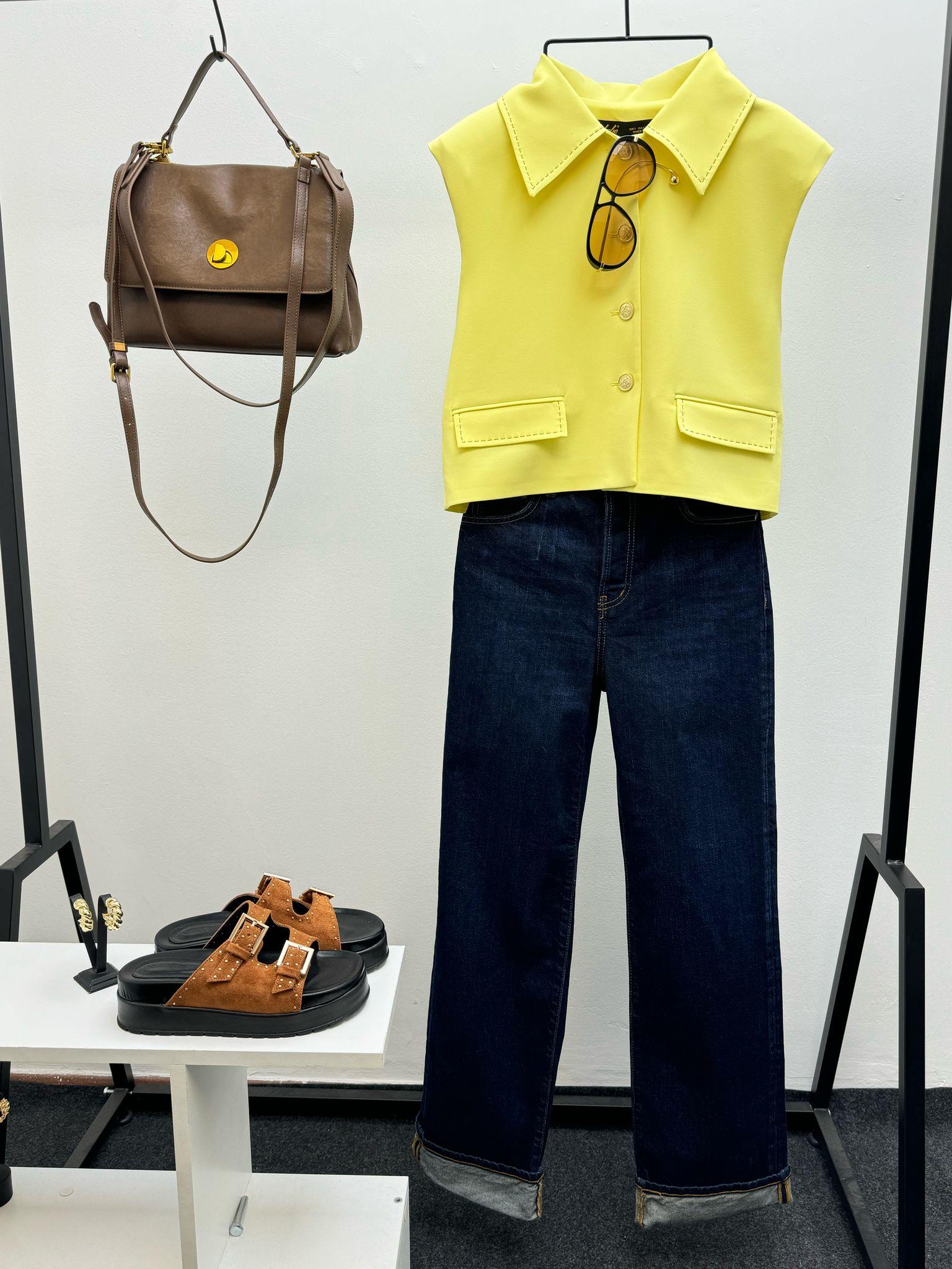 YAKA DİKİŞLİ SARI YELEK