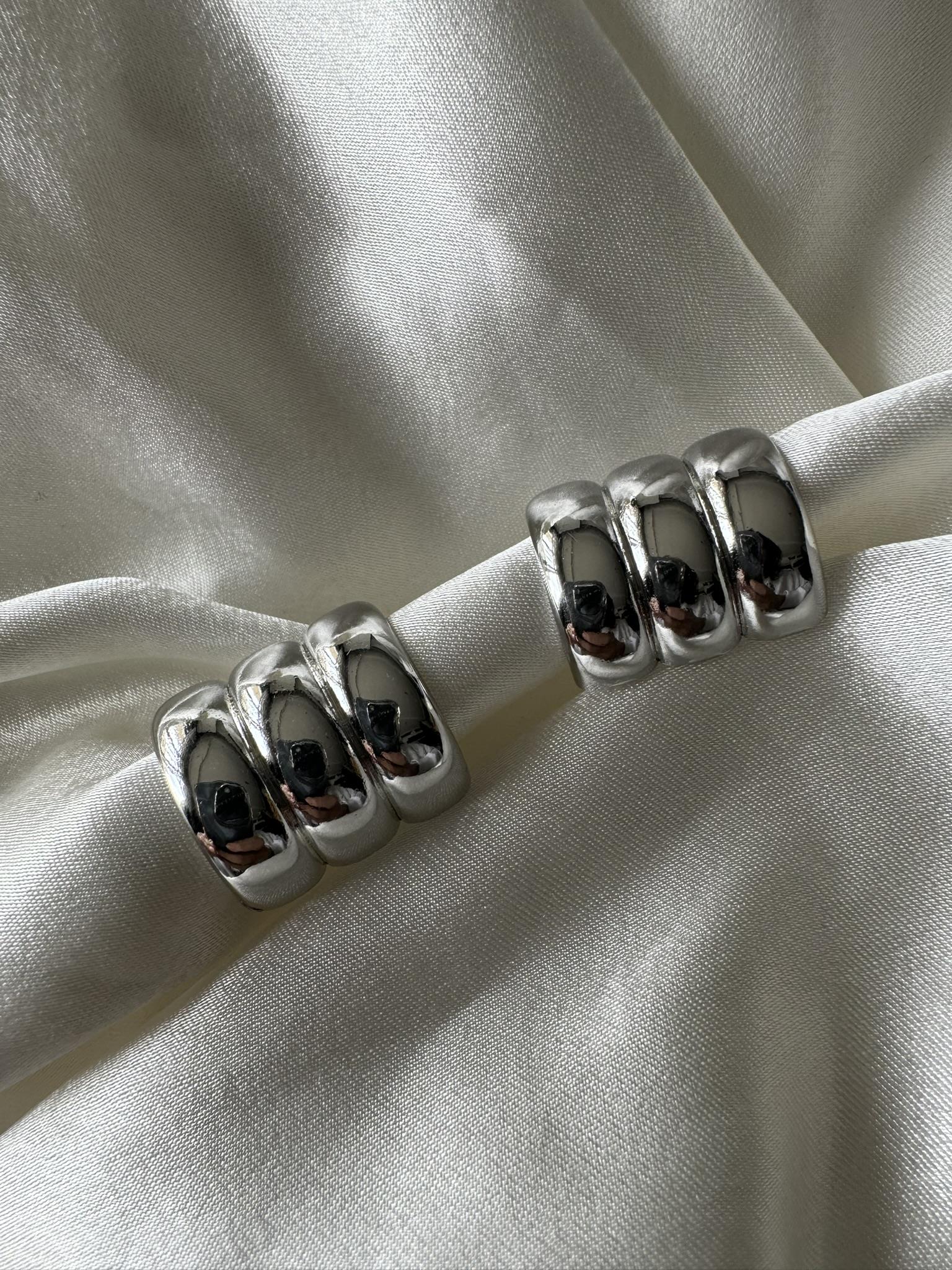 Üçlü Görünüm Gümüş Halka Küpe