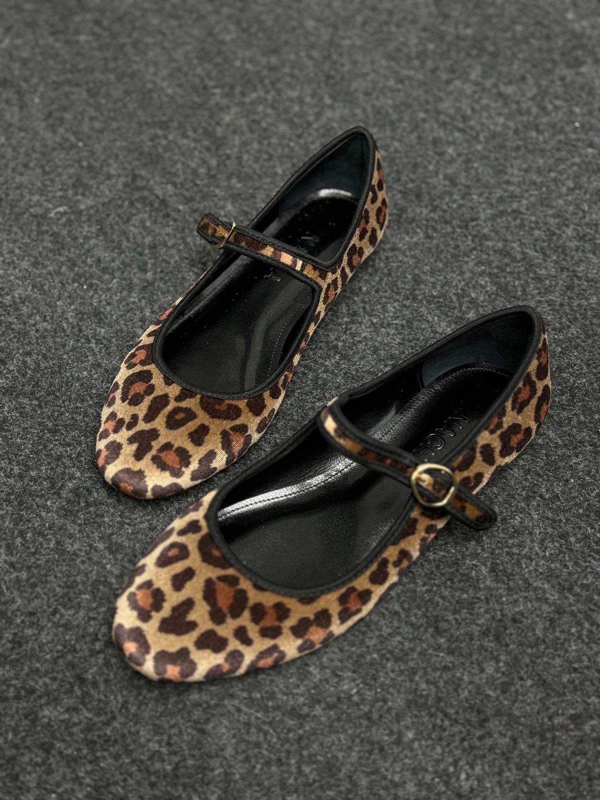 Isla Leopar Tek Bantlı Süet Babet