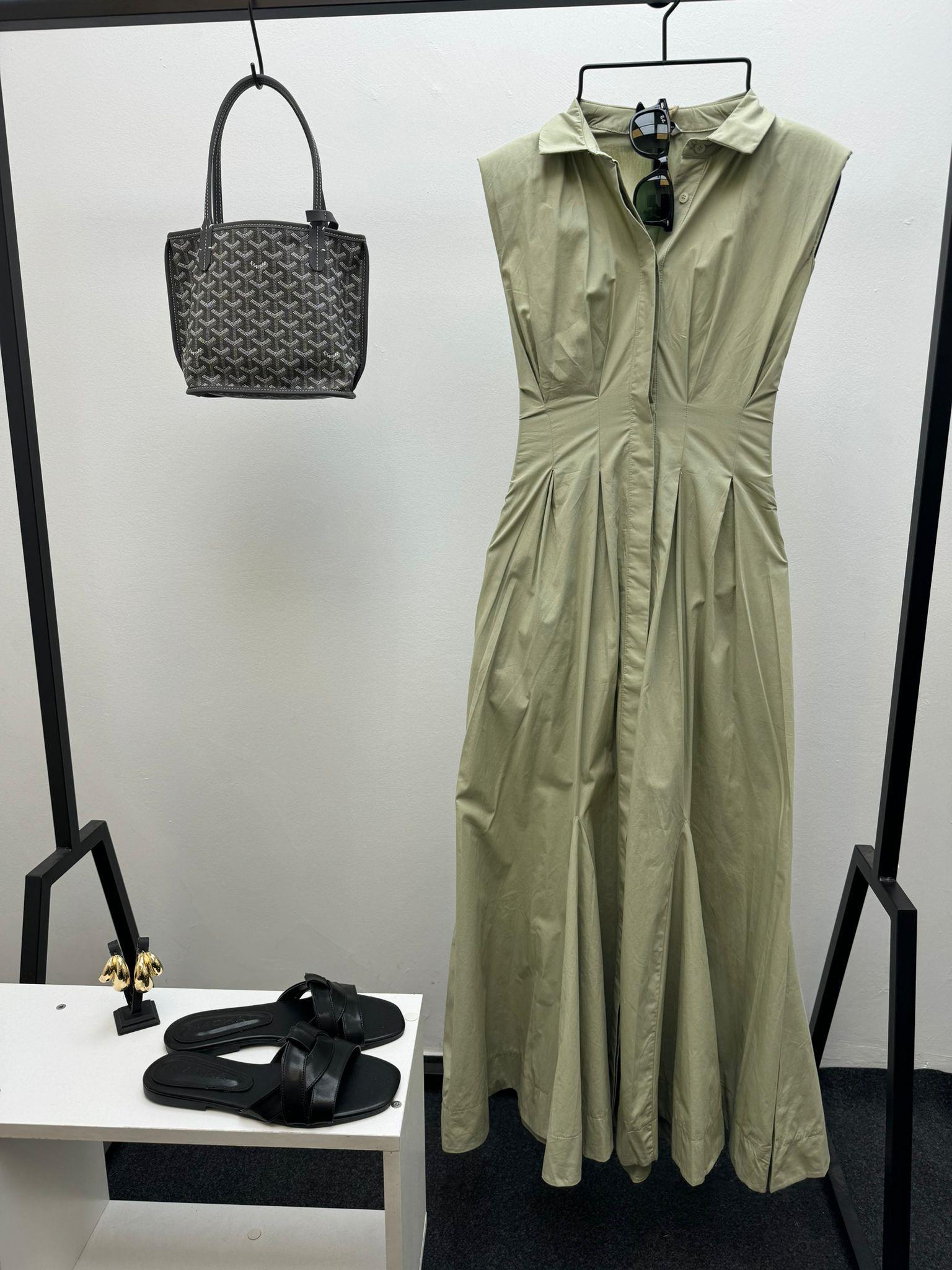 MAXİ SİYAH YEŞİL YAKALI VATKALI ELBİSE