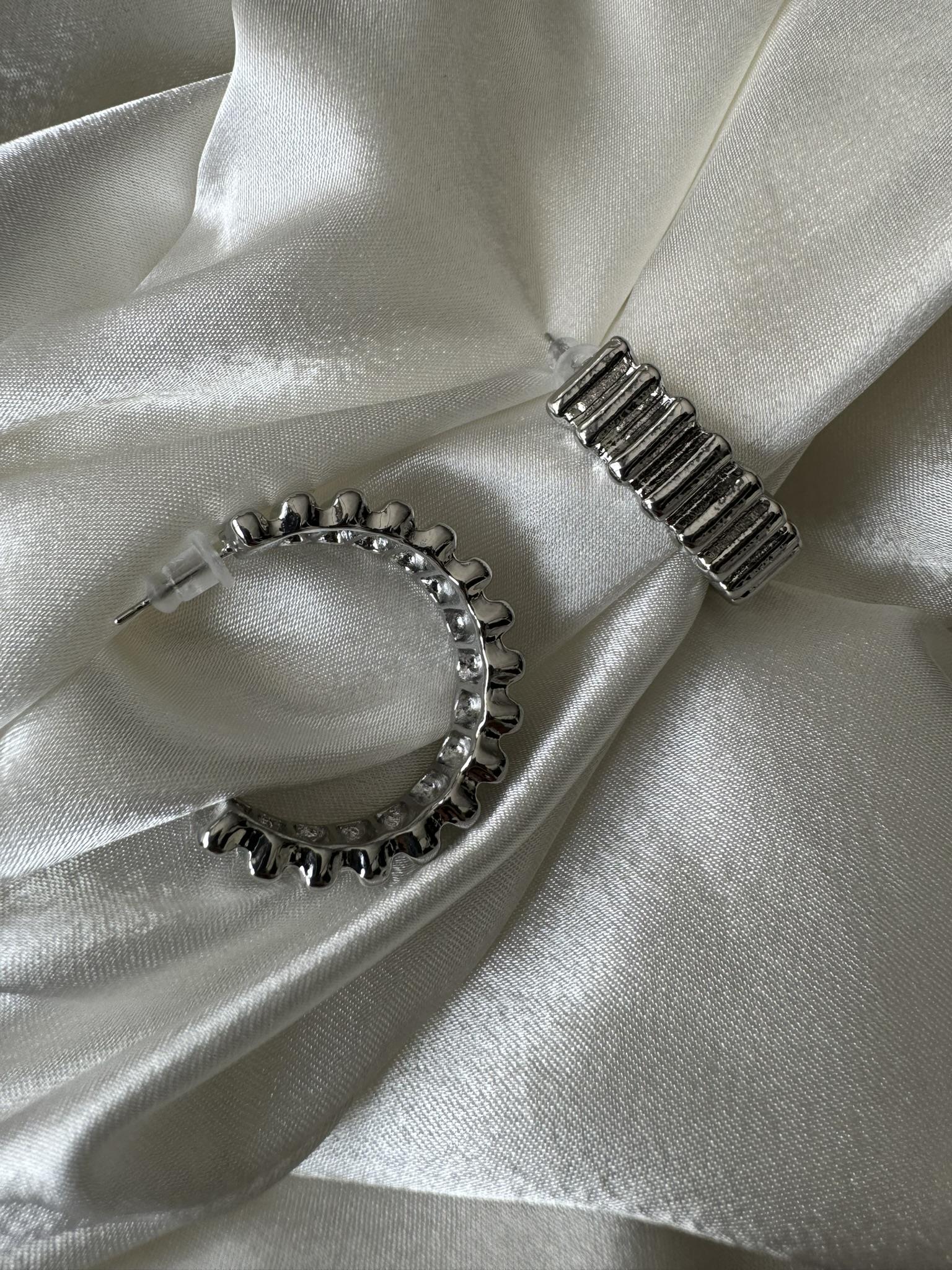 Kesik Desen Gümüş Küpe