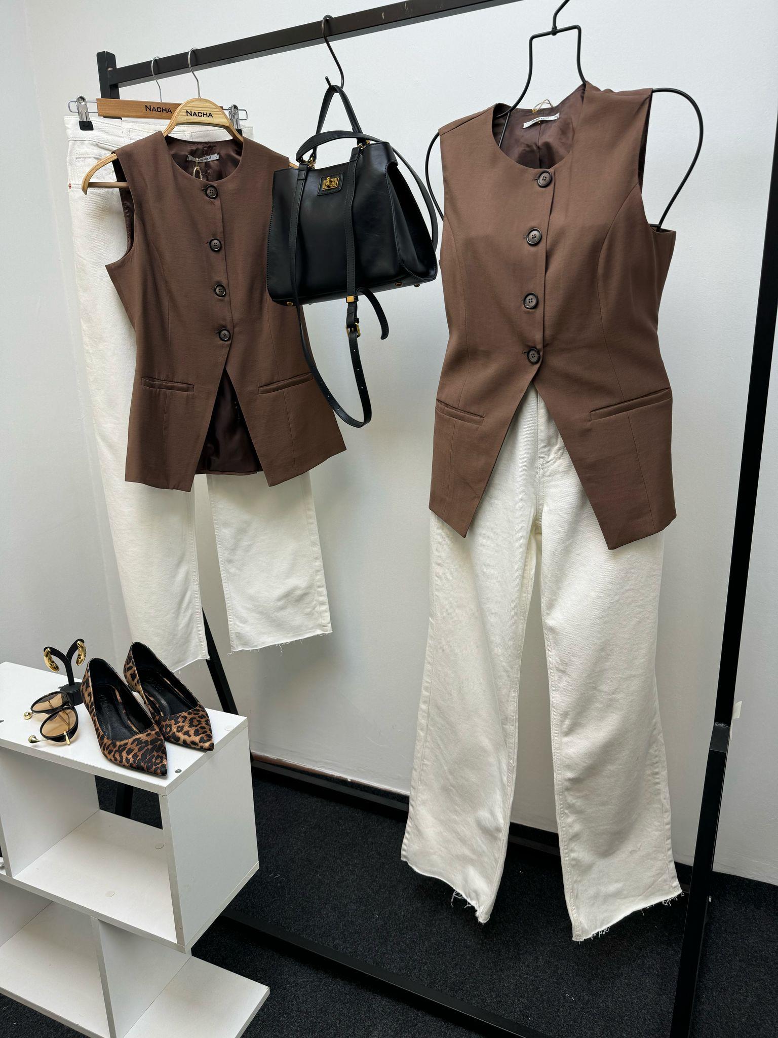 DÜĞMELİ YELEK KAHVE