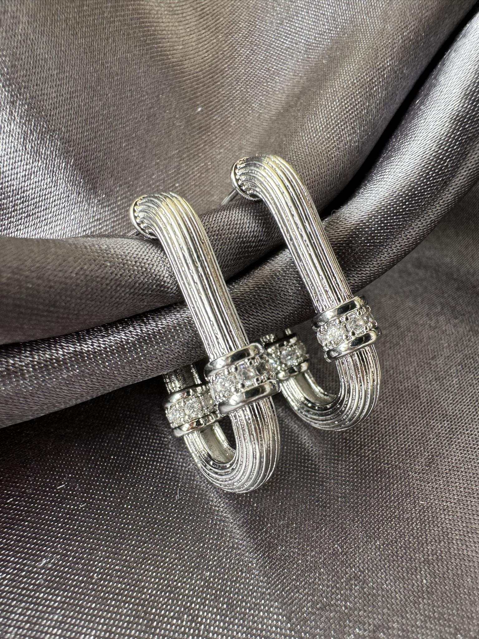 Tasarım Gümüş Vip Küpe