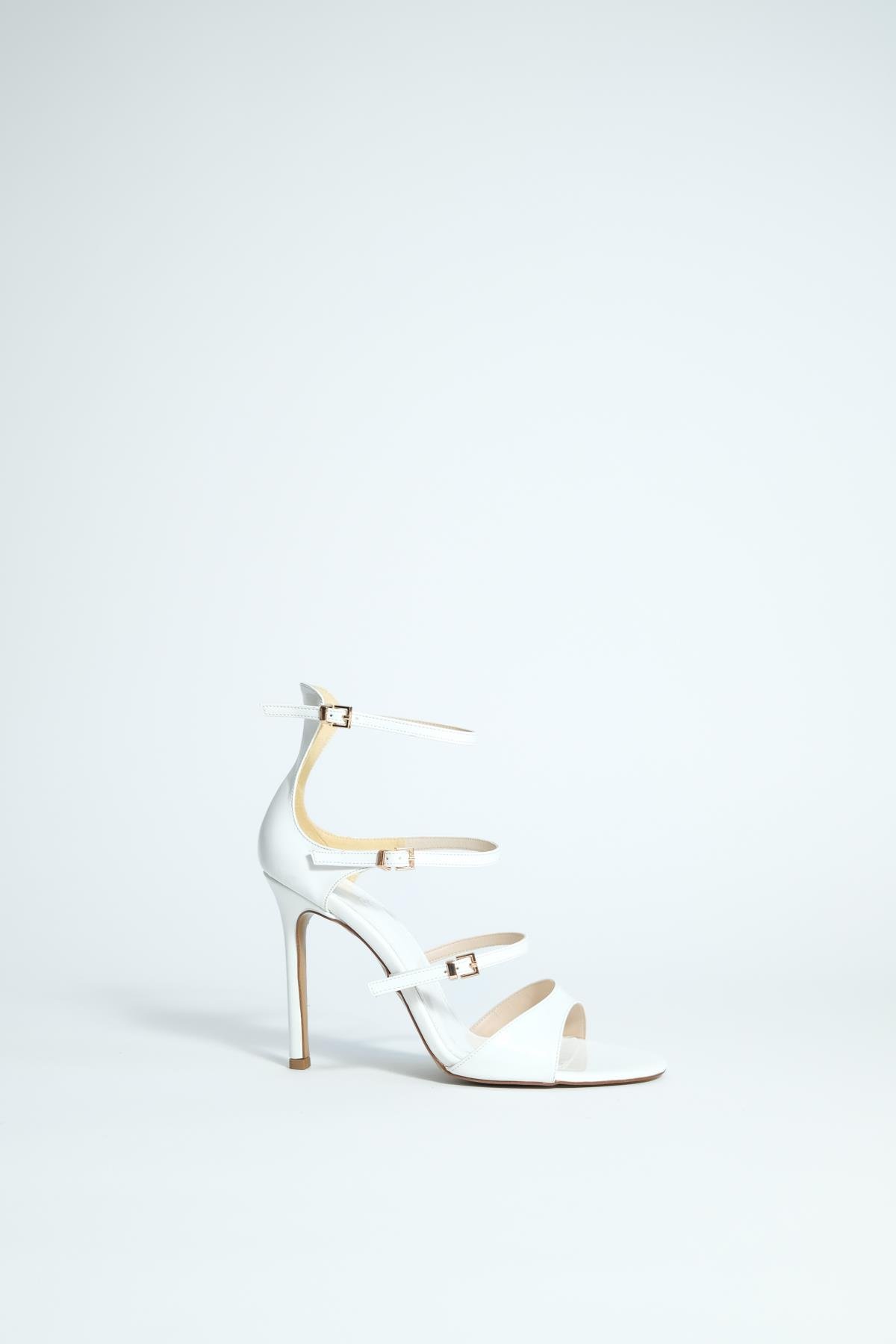 Elsa Beyaz Rugan Bilek Bantlı Topuklu Ayakkabı