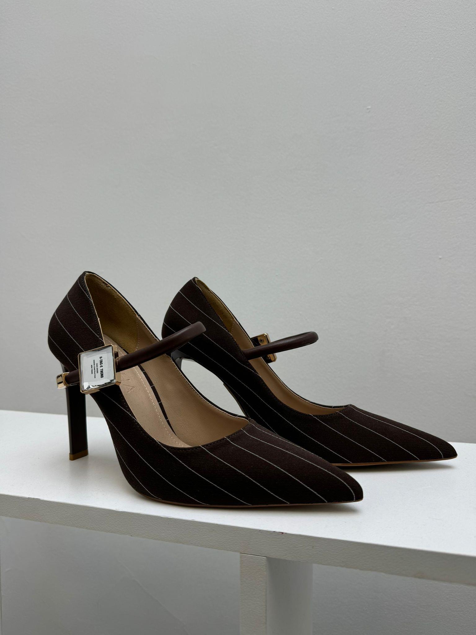 MASON KAHVERENGİ TEK BANTLI TOKALI ÇİZGİLİ TOPUKLU AYAKKABI