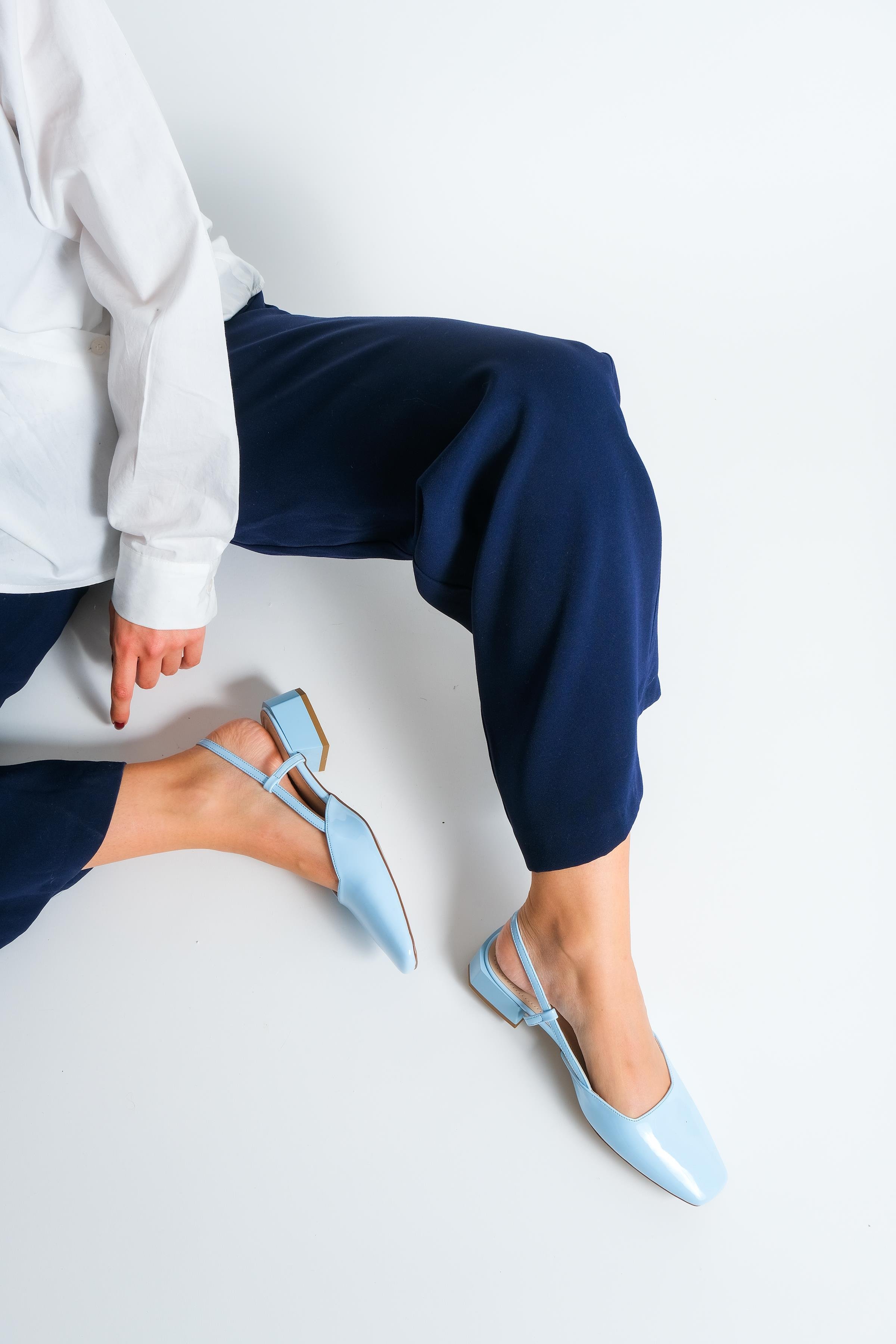 Galvin Bebe Mavi Rugan Arkası Açık Topuklu Ayakkabı