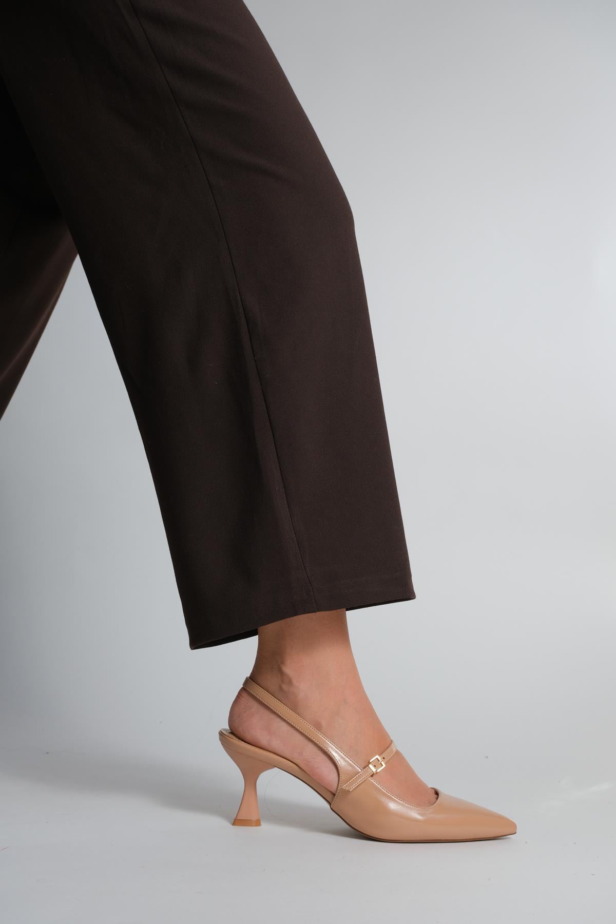 Axel Bej Tek Bantlı Arkası Açık Topuklu Ayakkabı