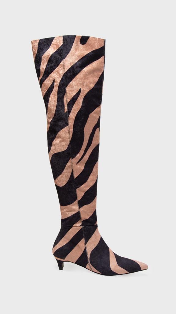 FİLİZ ÖZÇEVİREN X NACHA DİZ ÜSTÜ ZEBRA ÇİZME