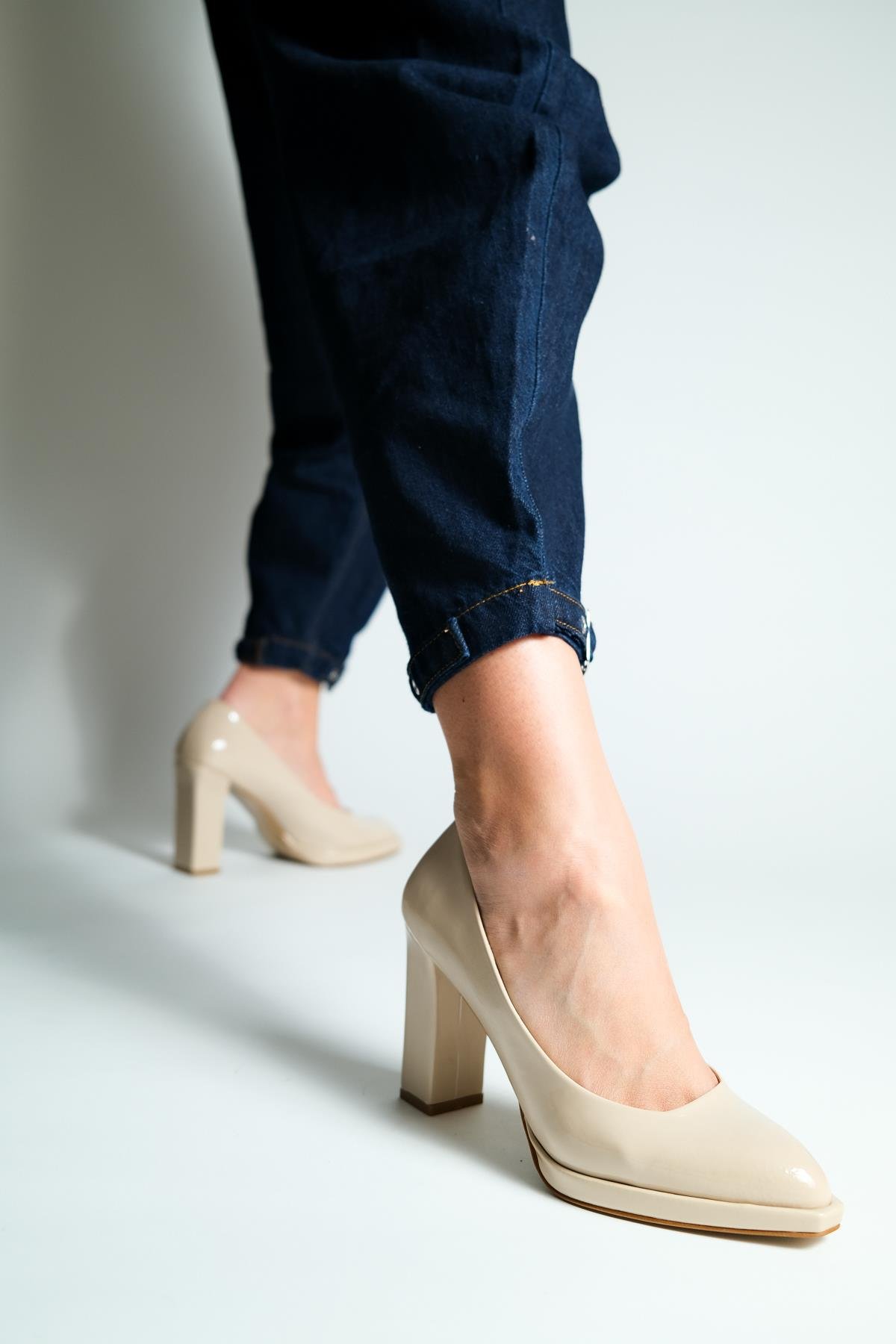 Kristen Rugan Platformlu Rahat Krem Kadın Ayakkabı