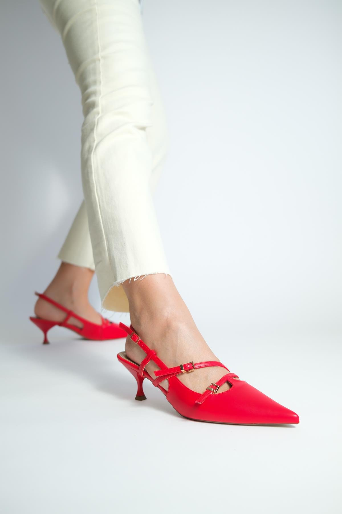 Hazel Kırmızı İki Bantlı Sivri Burun Arkası Açık Topuklu Ayakkabı