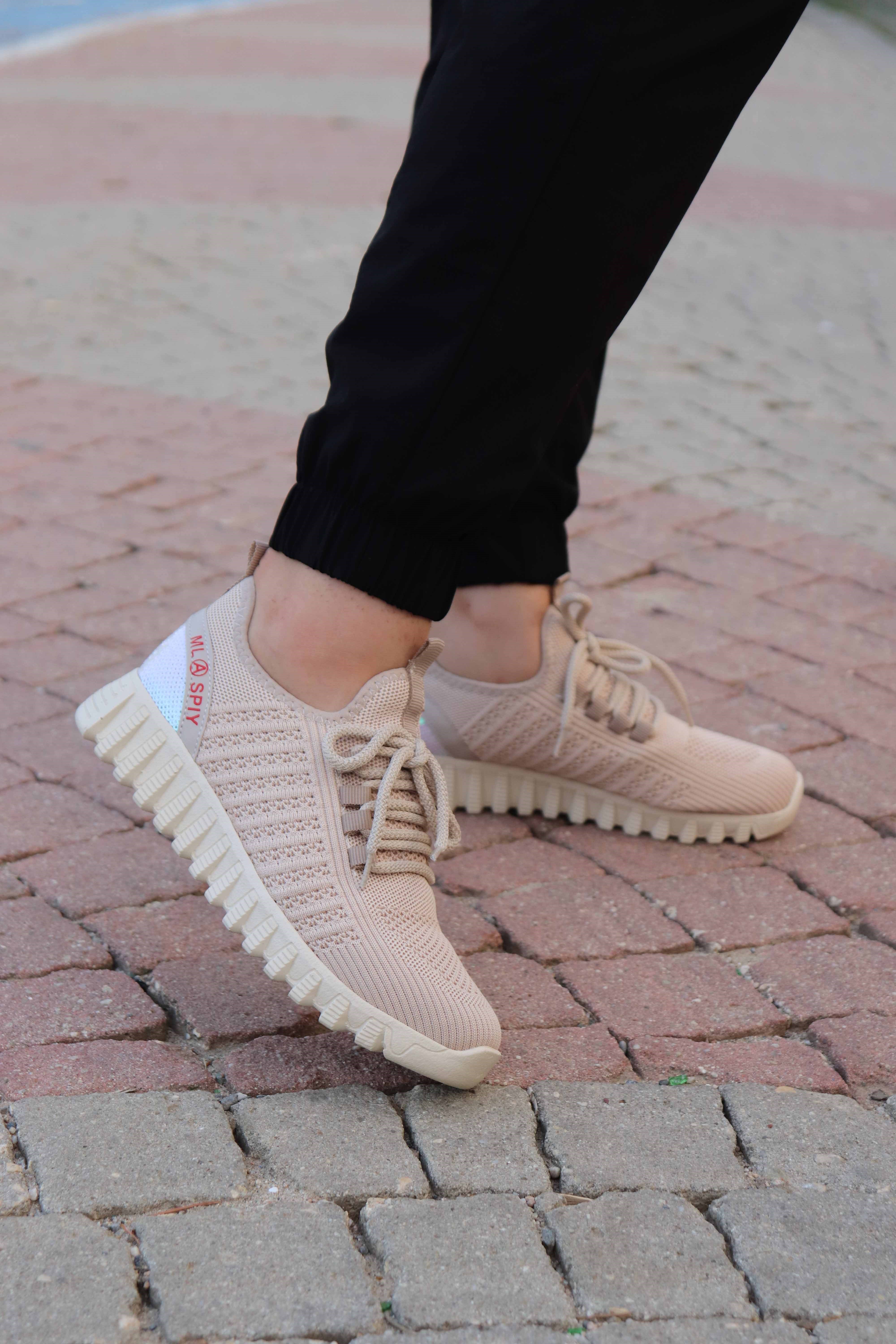 Arkası Payetli Triko Sneaker 611
