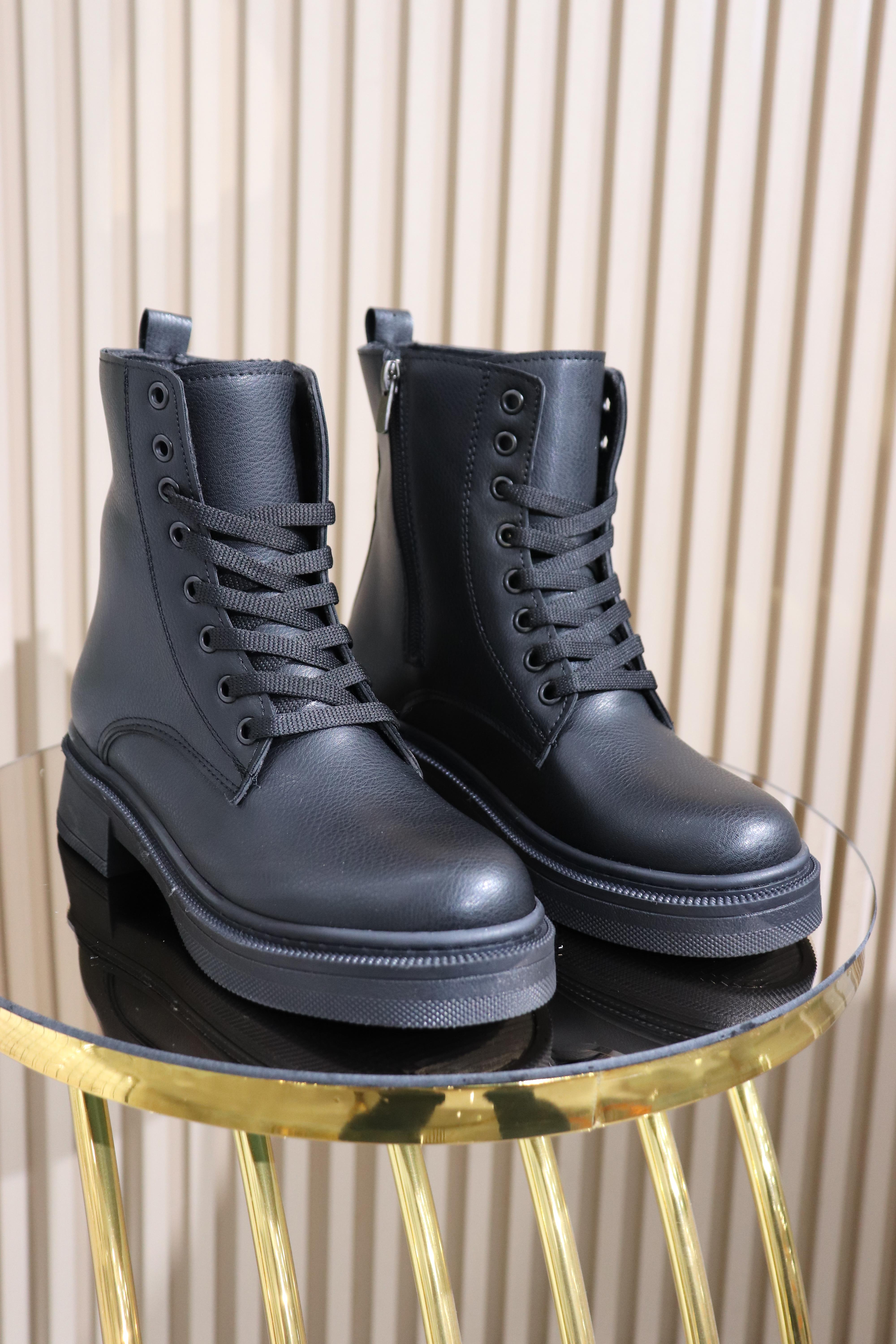 BAĞCIKLI KADIN BOT 1133