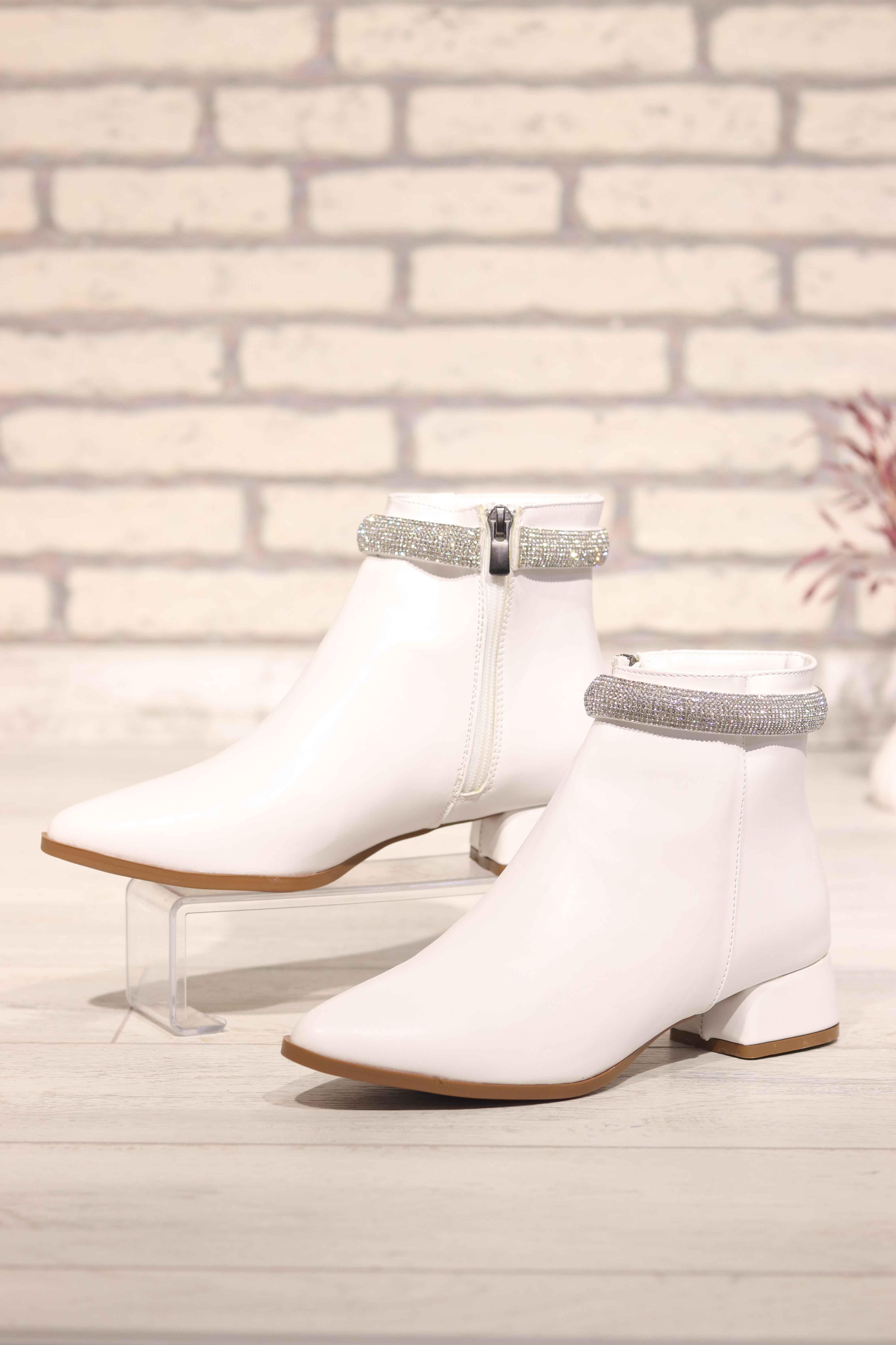 Bilekten Taşlı Kadın Bot 225 - SIYAH