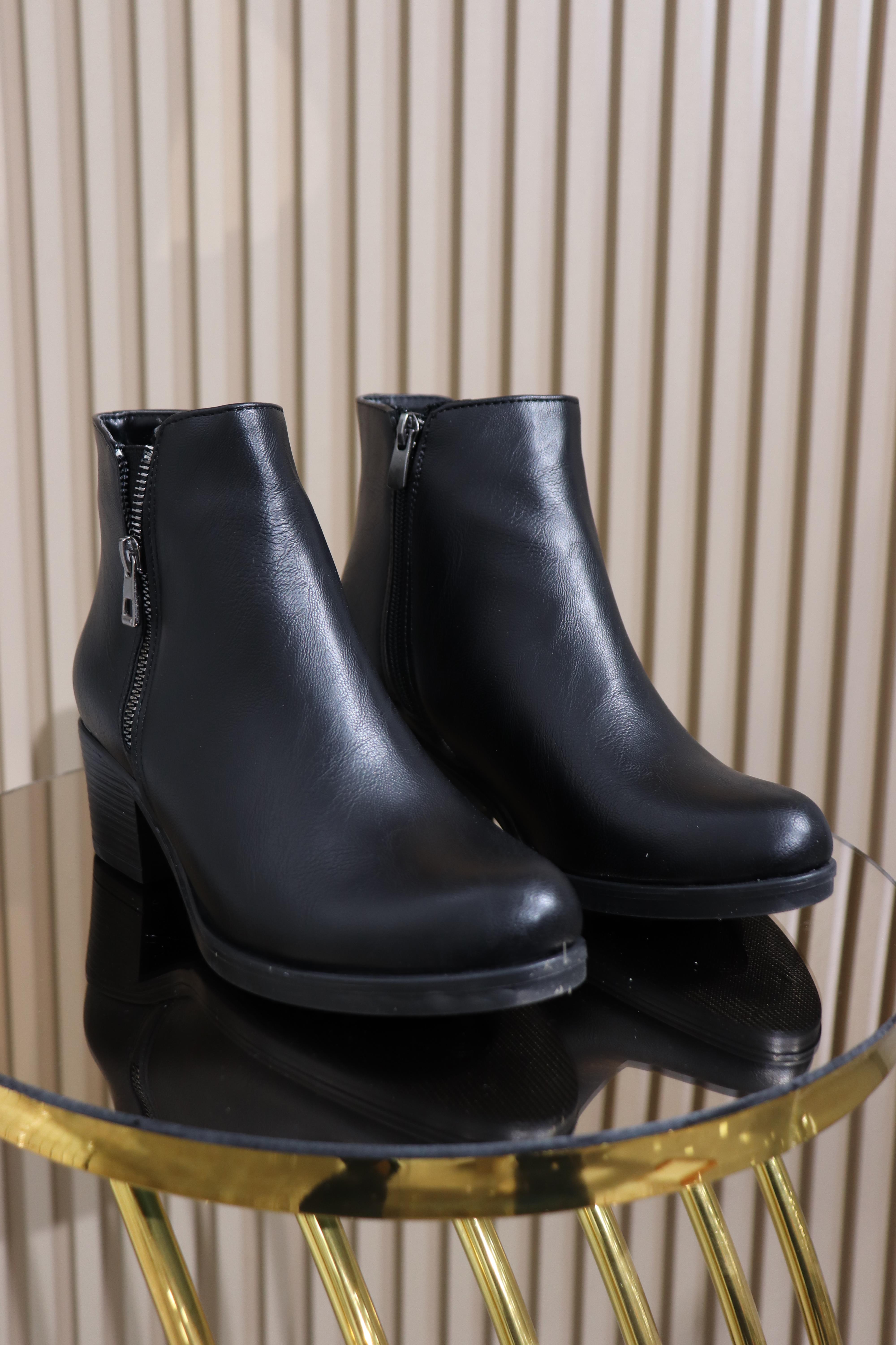 FERMUAR DETAYLI KADIN BOT 202