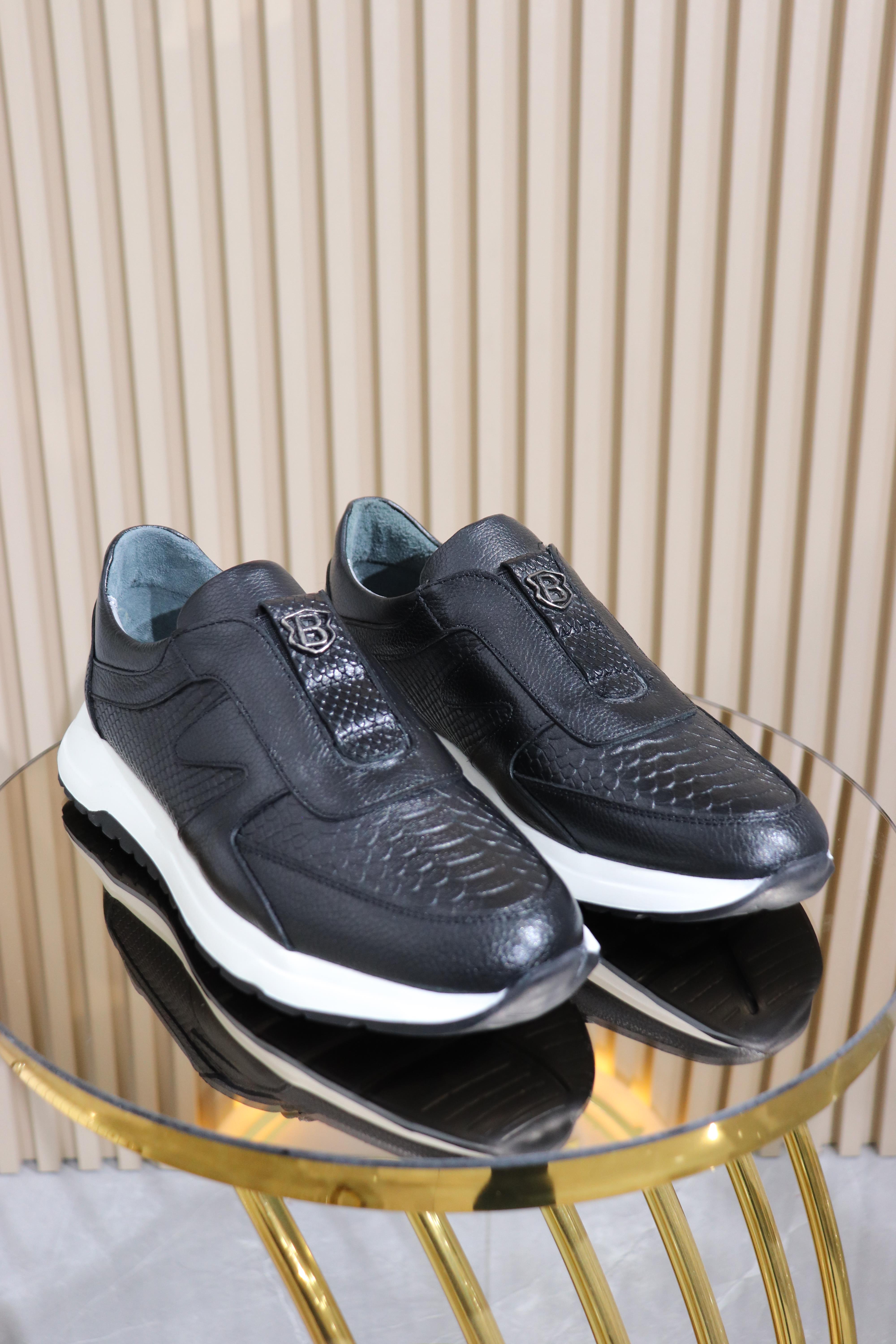 HAKİKİ DERİ BAĞCIKSIZ ERKEK SPOR AYAKKABI S-007