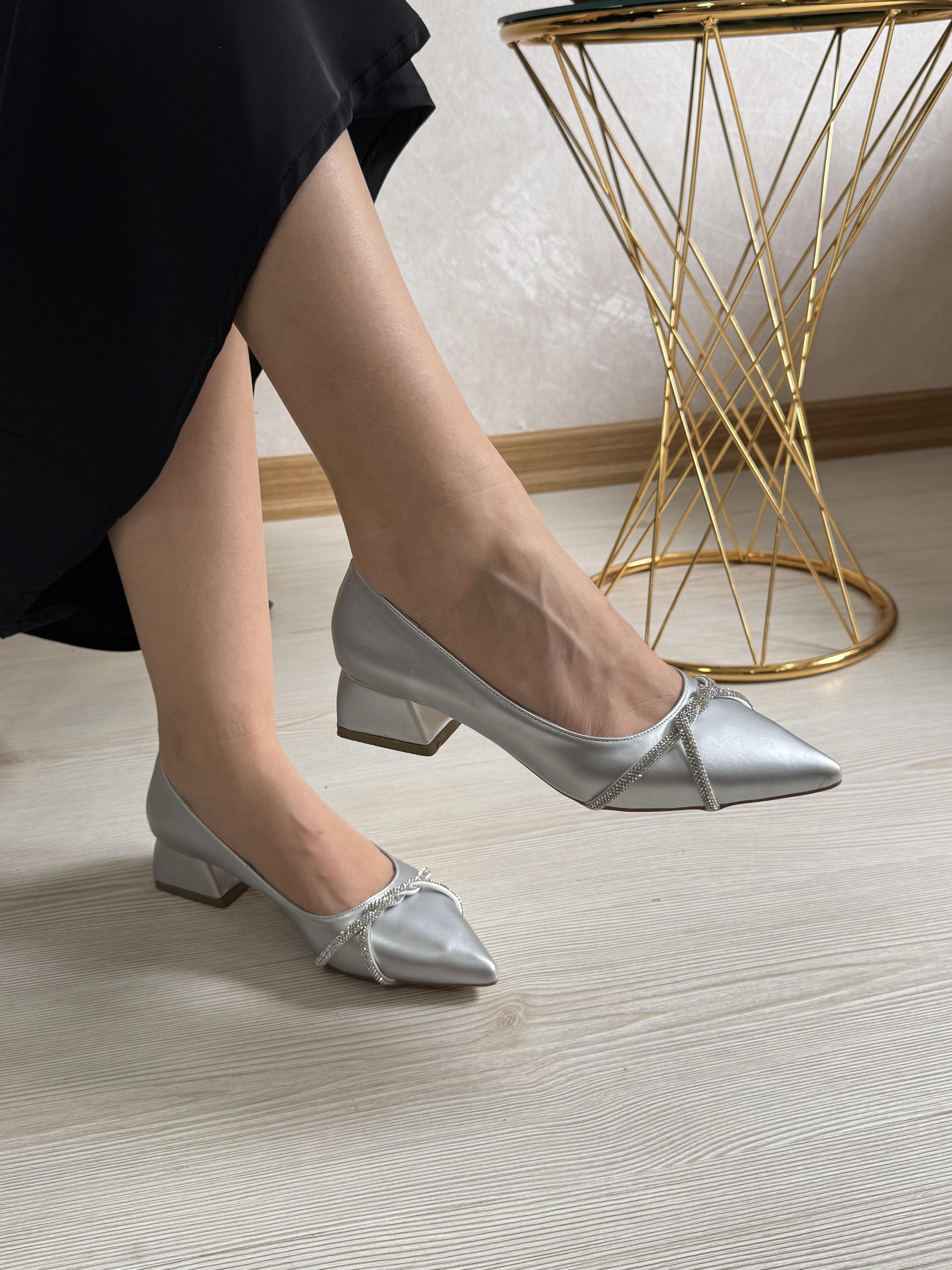 Önü Düğüm Taşlı Kadın Babet Ayakkabı 383