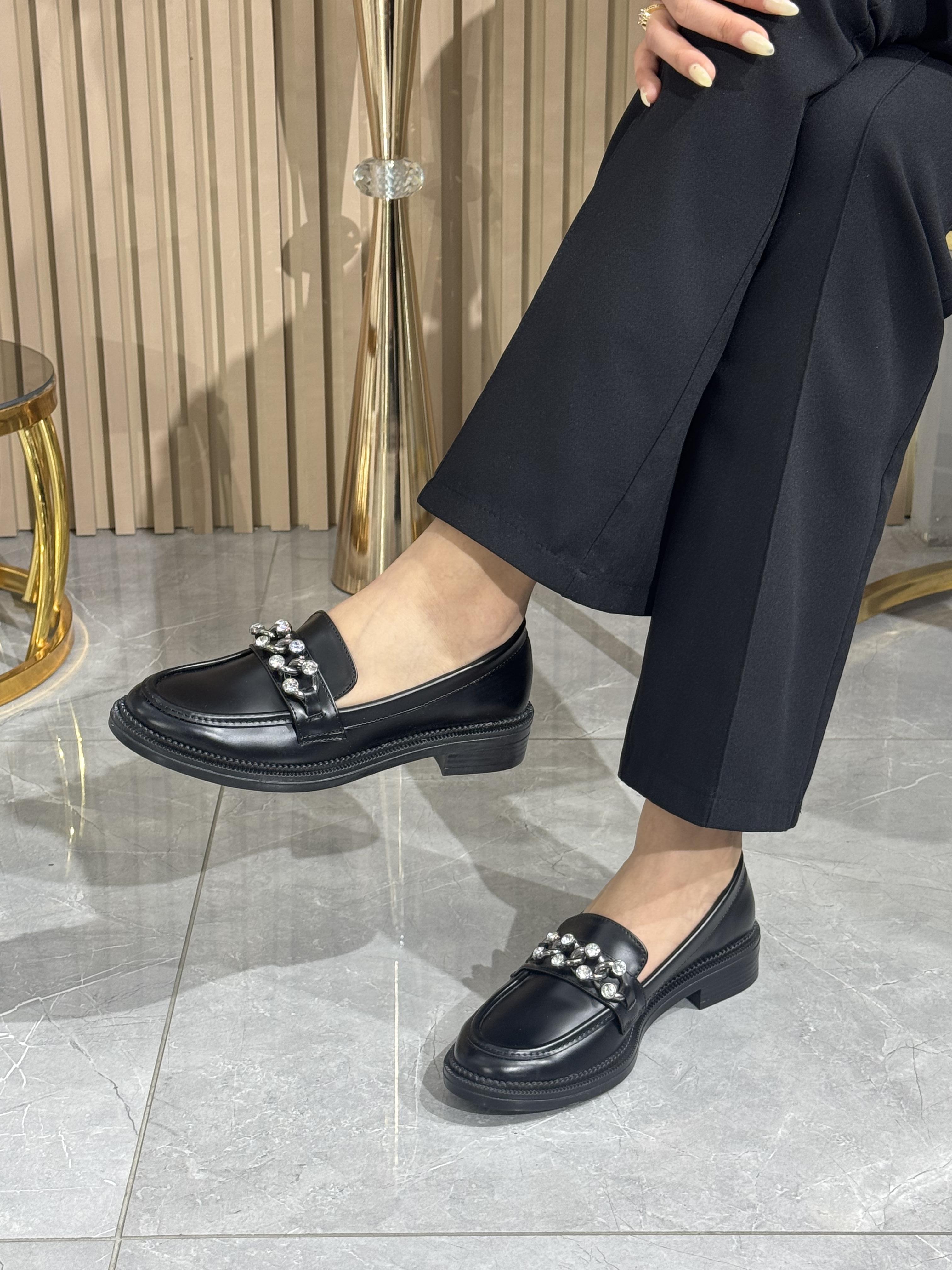 Önü Taşlı Makosen Kadın Ayakkabı 502