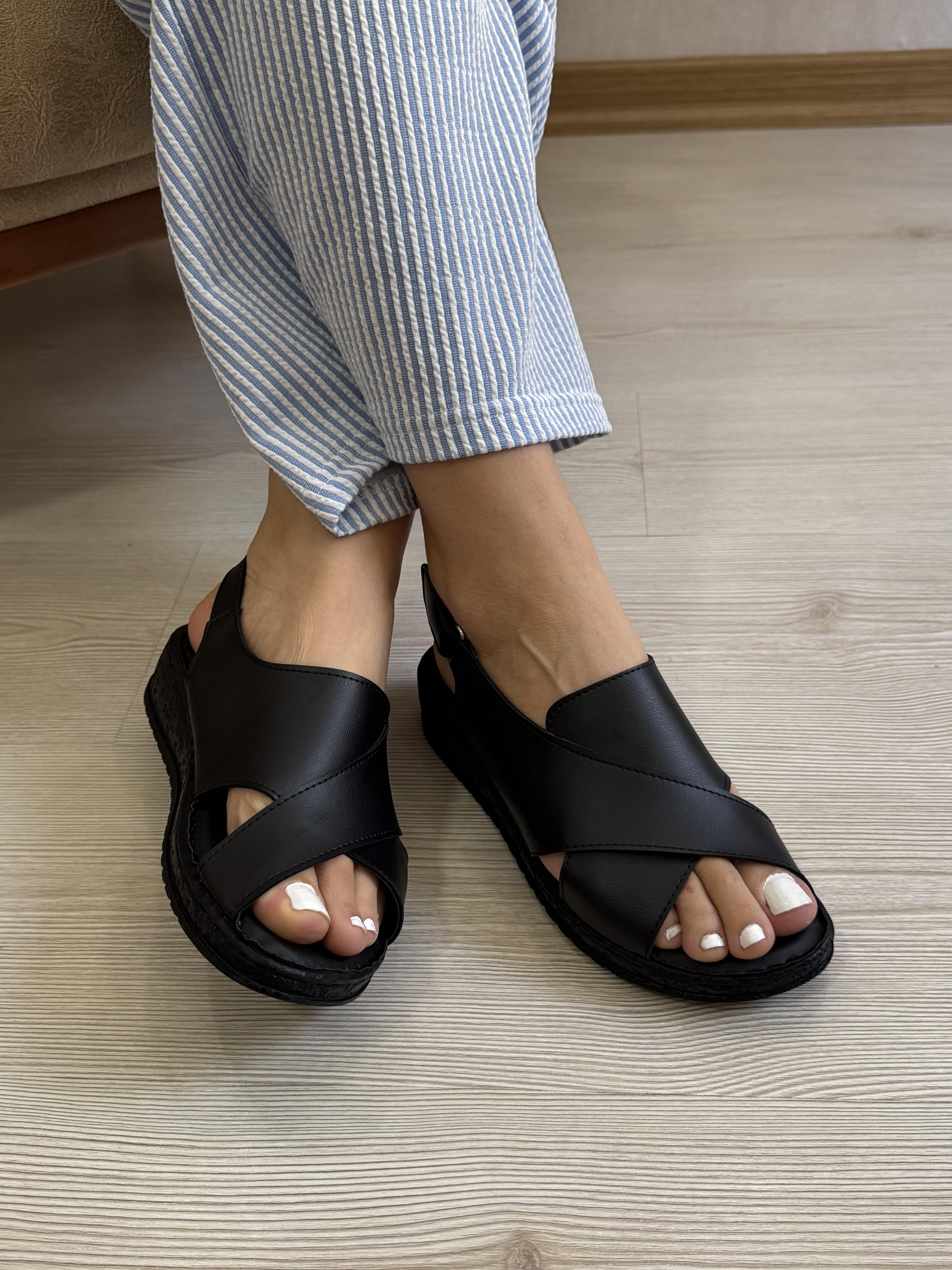 ŞERİTLİ CIRTLI KADIN SANDALET 287