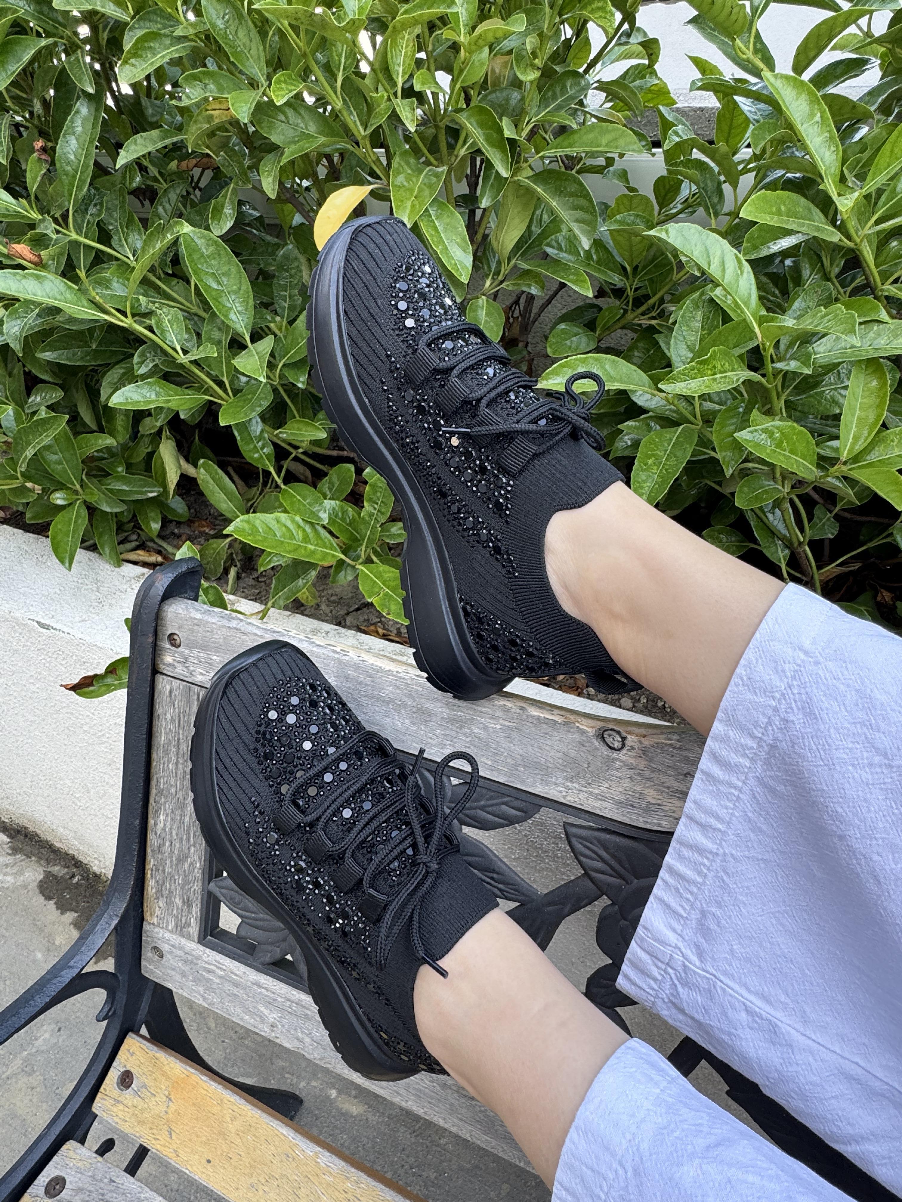 TAŞLI KADIN SPOR AYAKKABI 5685