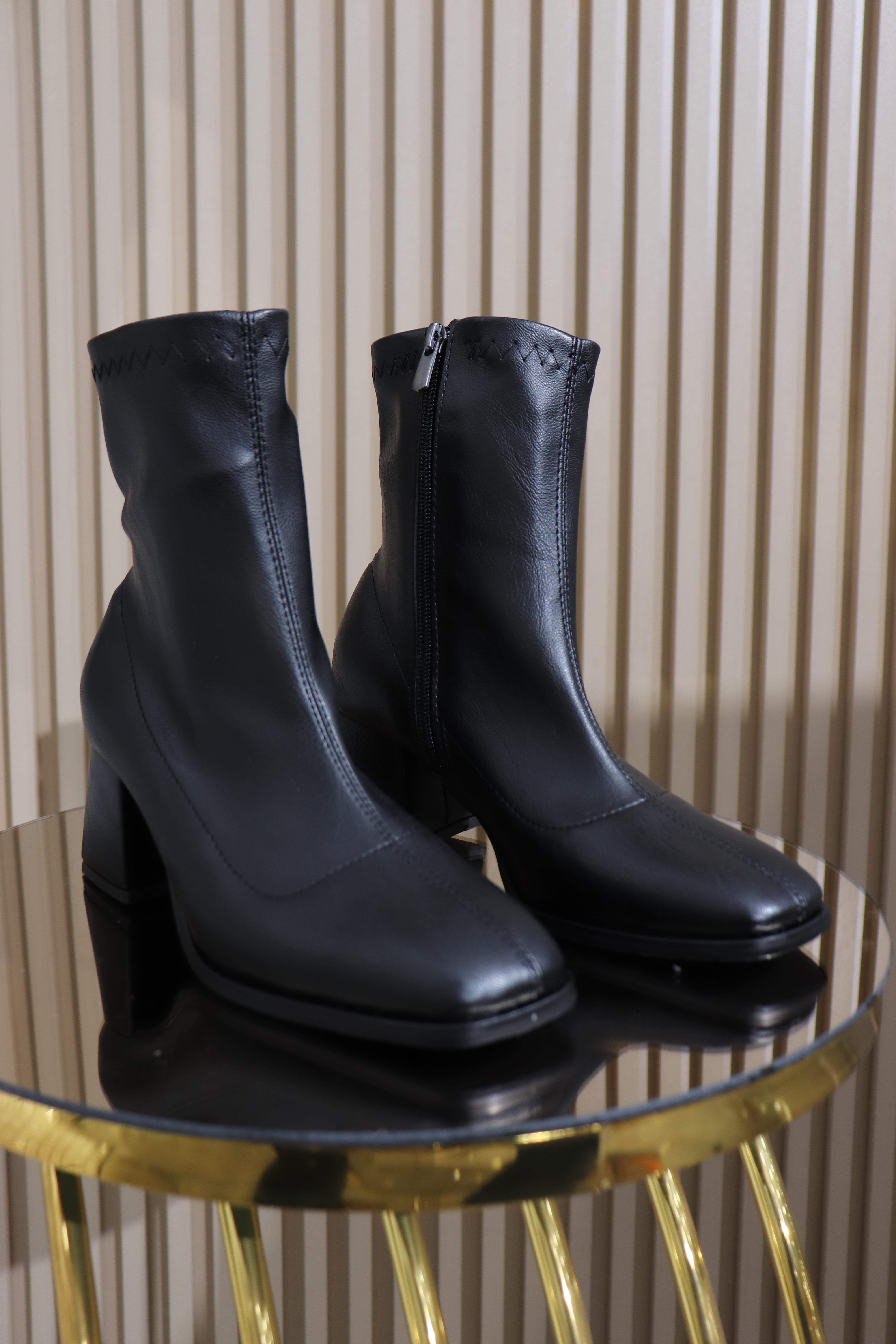 TOPUKLU KADIN STEÇ BOT 185