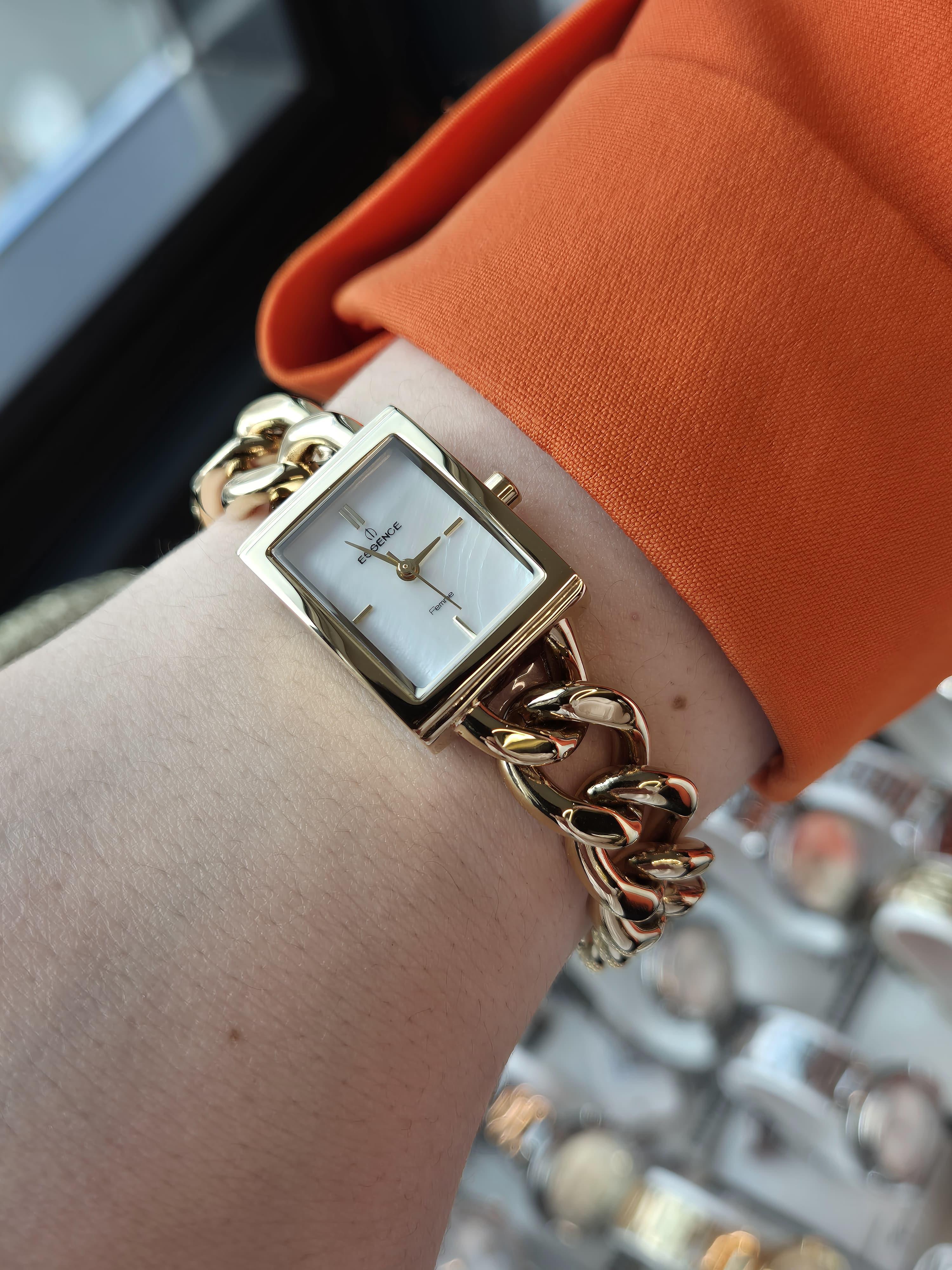 D1207.120 ESSENCE KADIN KOL SAATİ ORJİNAL 2 YIL GARANTİLİ ŞIK VE ESTETİĞİN BİRLEŞTİĞİ ÜRÜN SU GEÇİRMEZ