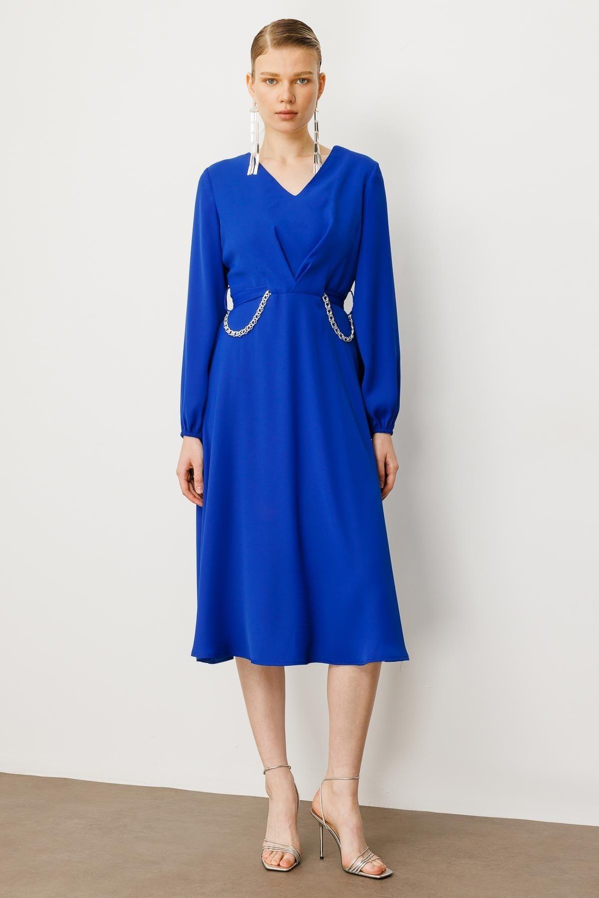 MODAİLGİ V Yaka Zincir Aksesuarlı Elbise 60031 Saks