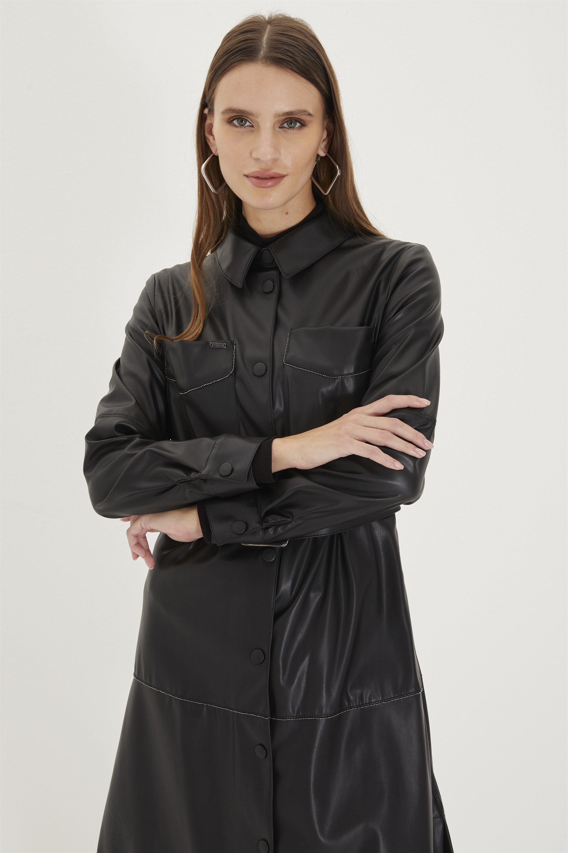 معطف جلد مع حزام لون أسود GÇ-0035