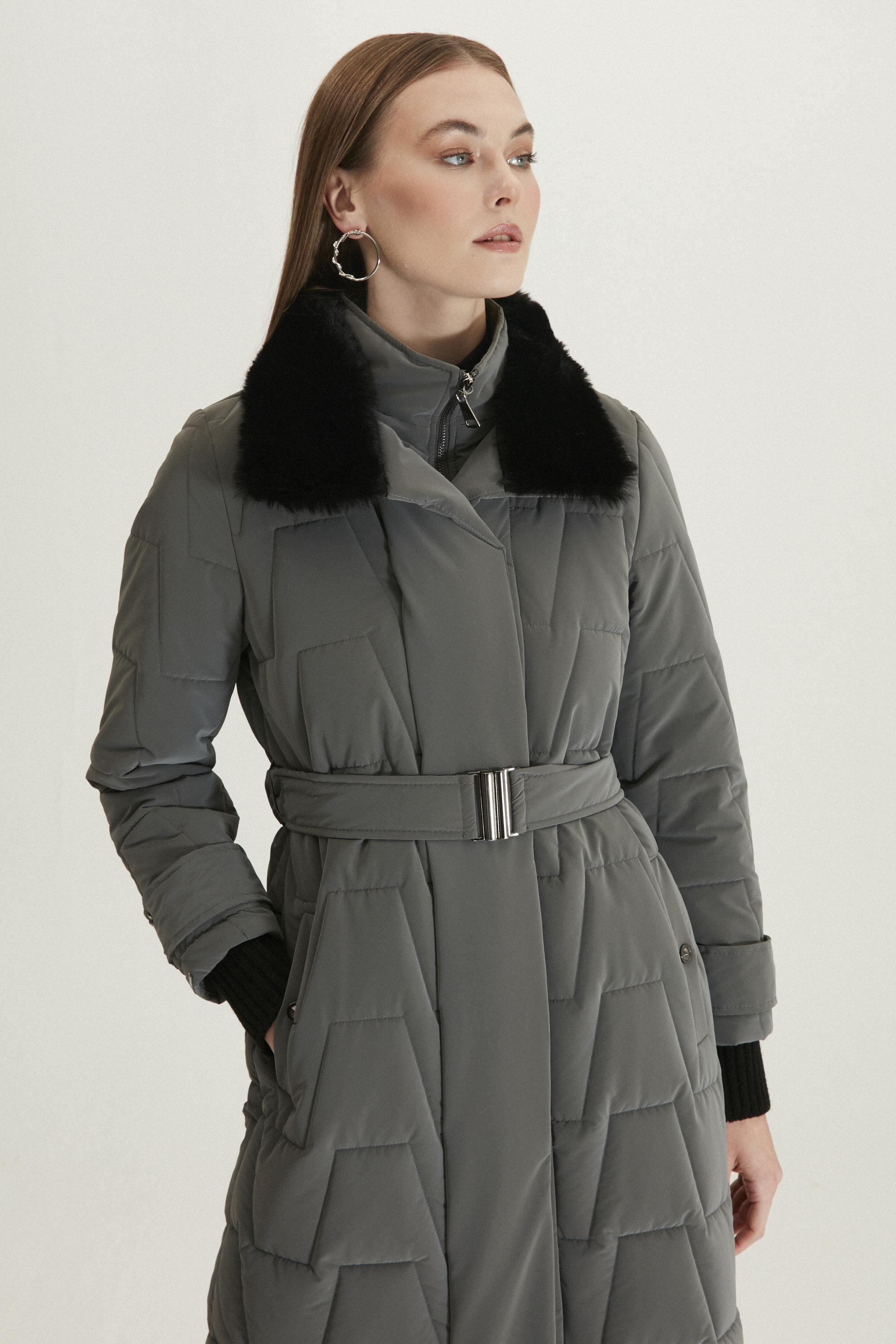 Yakası Kürk ve Kemer Detaylı Füme Şişme Mont 12764 Zühre