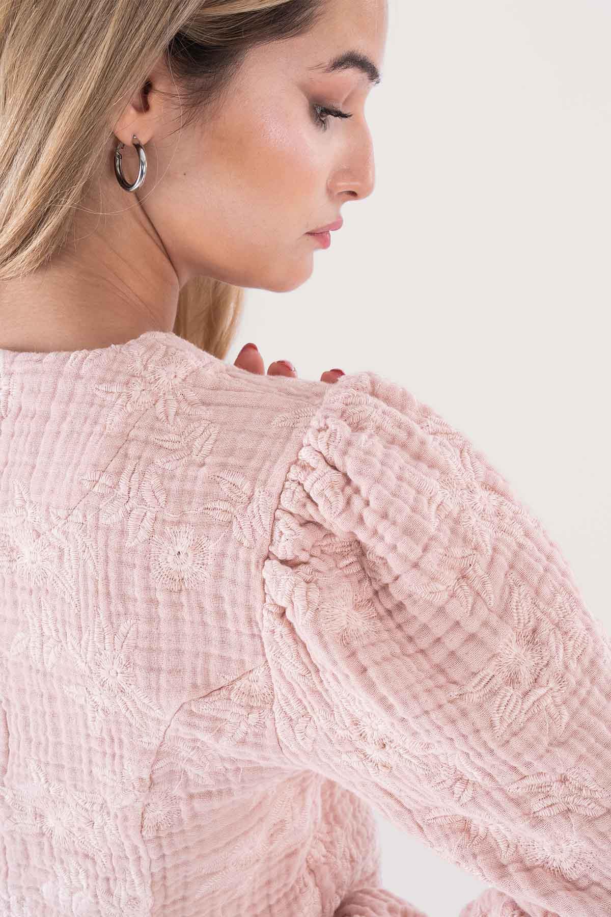 Brode Nakışlı Balon Kol Müslin Bluz Pembe