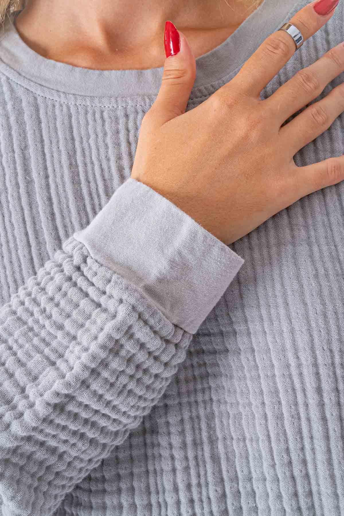 Brode Nakışlı Sırt Detay Unisex Müslin Sweat Gri