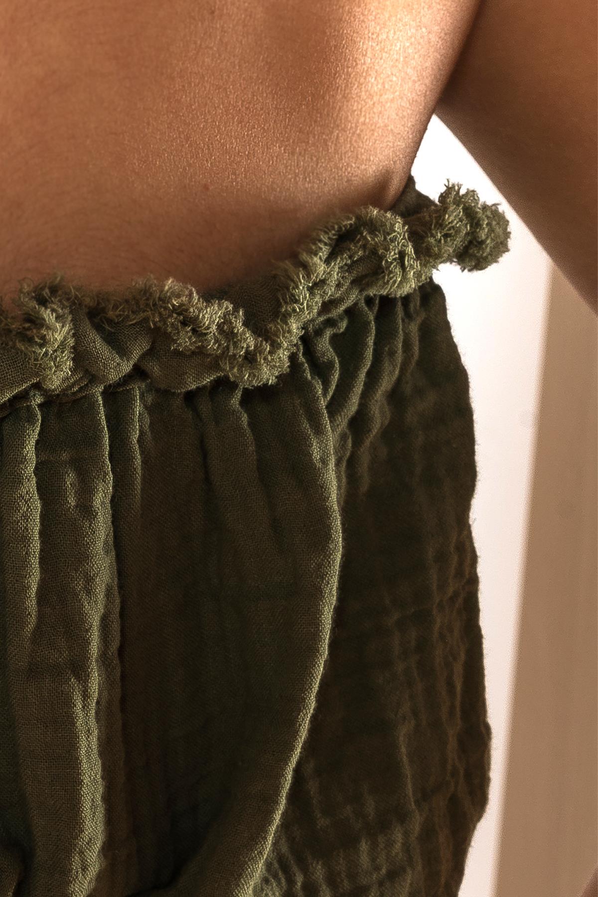 Kyra Müslin Straplez Crop Haki