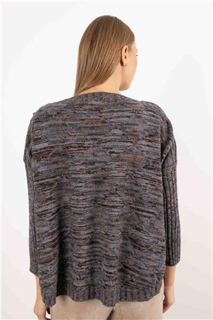 Arkası Uzun Oversize Omuz Motif Detay Kazak