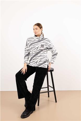 Balıkçı Yaka Detaylı Fiyonk Taş Baskı Detaylı Kazak