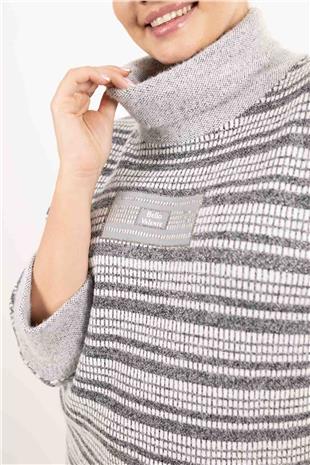 Balıkçı Yaka Detaylı Yazı Ve Taş Baskılı KAzak