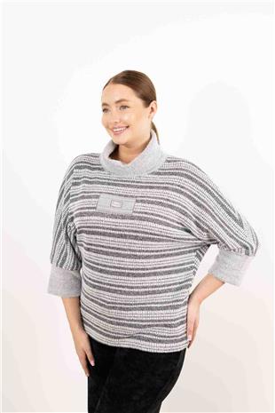 Balıkçı Yaka Detaylı Yazı Ve Taş Baskılı KAzak