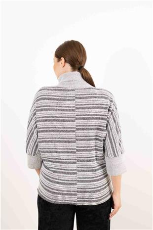 Balıkçı Yaka Detaylı Yazı Ve Taş Baskılı KAzak