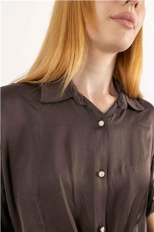 Bel Bağlama Detaylı İnci Düğmeli Gömlek