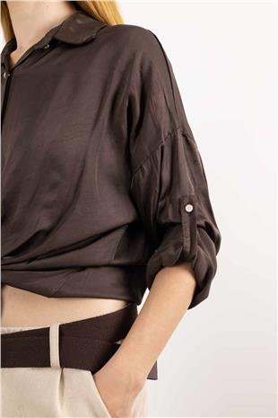 Bel Bağlama Detaylı İnci Düğmeli Gömlek