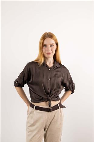 Bel Bağlama Detaylı İnci Düğmeli Gömlek