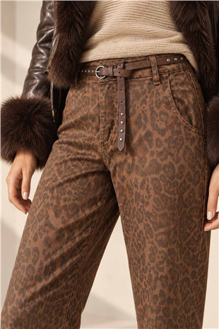 Bel Deri Kemer Detaylı Leopar Desenli Kadın Pantolon
