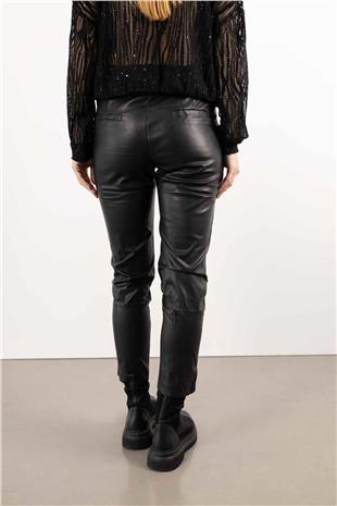 Bel Kermer Detaylı Cepli Deri Pantolon