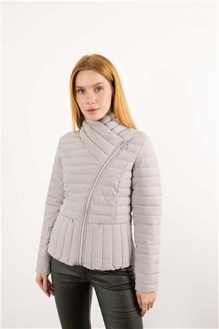 Çapraz Fermuar Detaylı Çubuk Desenli Şişme Mont