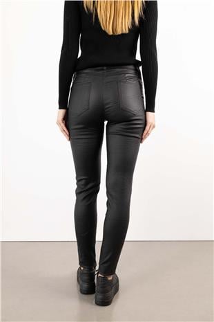 Cep Büzgü Detaylı Deri Pantolon