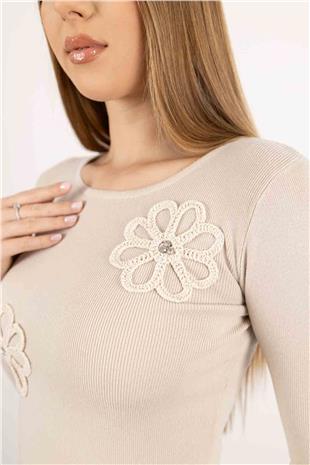 Çiçek Motif Detay Triko