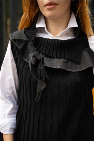 Detay Yaka Pilise Kolsuz Bluz