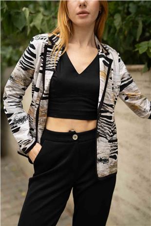 Düğme Detaylı Desenli Cepli Örme Ceket