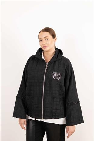 Kapüşon Detaylı Fermuarlı Yazı Ve Taş Baskılı Mont