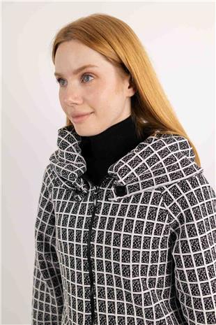 Kapüşon Detaylı Kare Desenli Örme Hırka